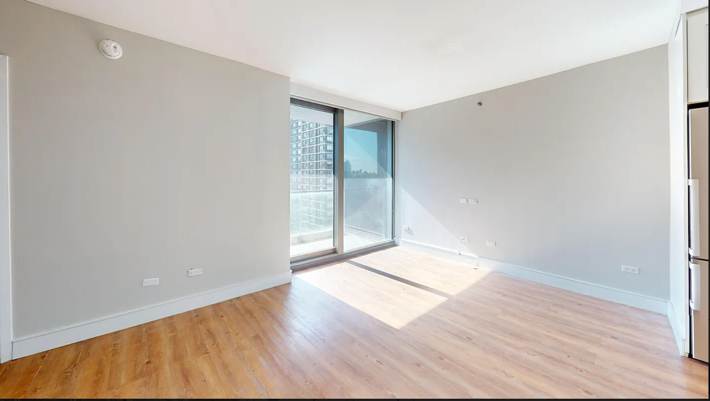 East 34th Street - Photo 8