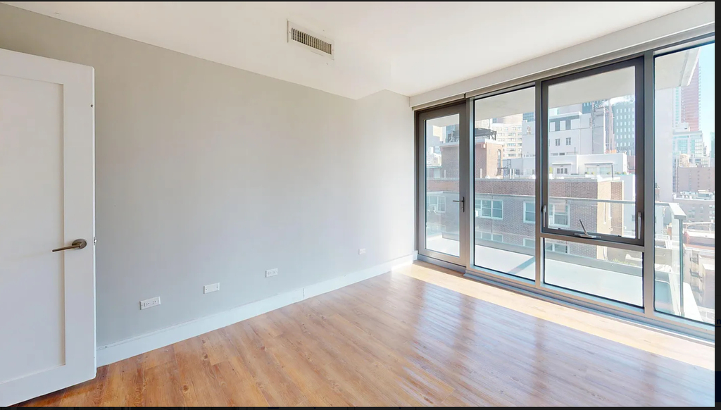 East 34th Street - Photo 10