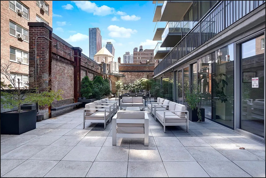East 34th Street - Photo 14