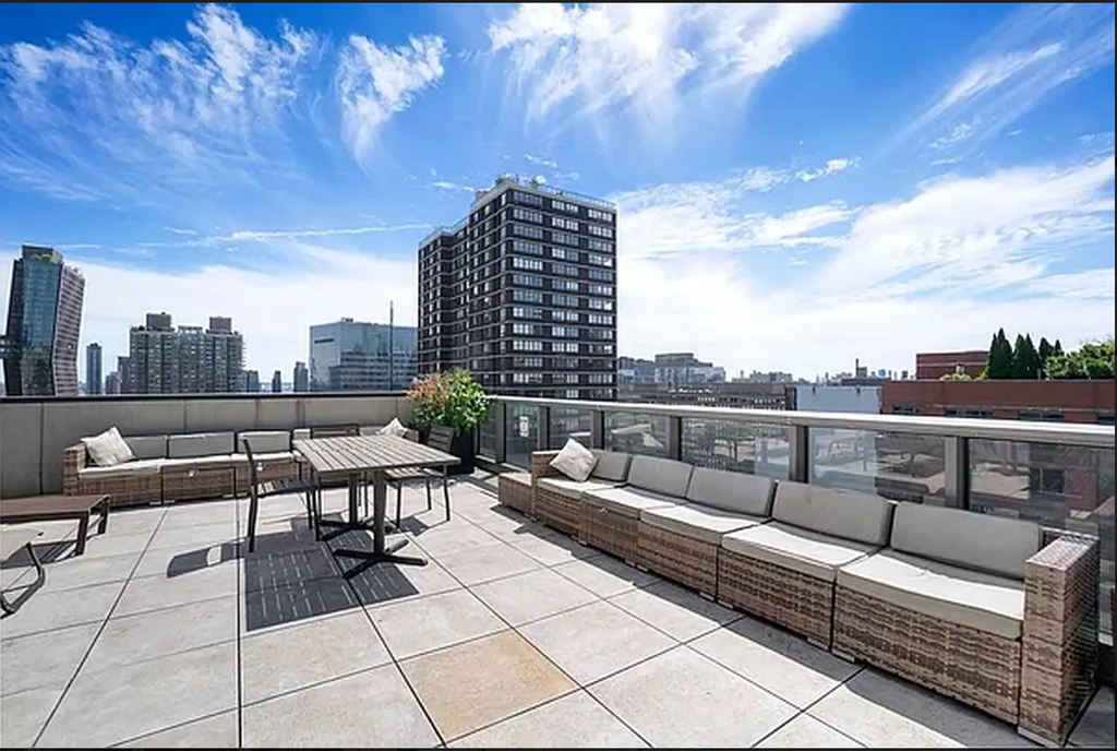 East 34th Street - Photo 13