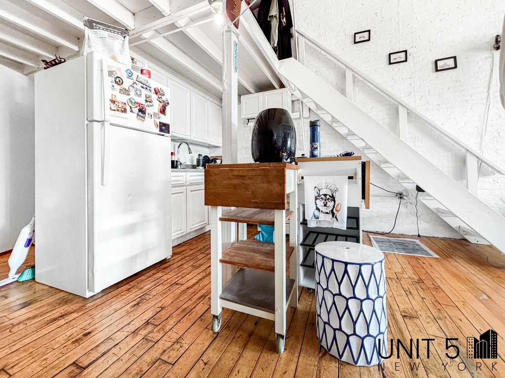 345 Eldert Street - Photo 8