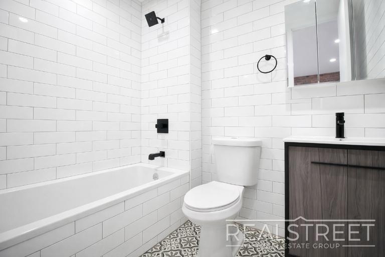 119 Ralph Ave - Photo 4
