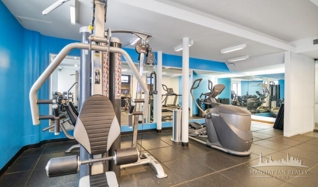 410 West 53rd Street - Photo 3