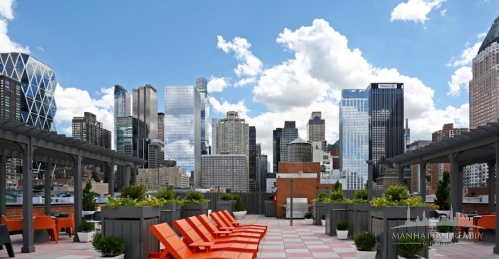 410 West 53rd Street - Photo 5