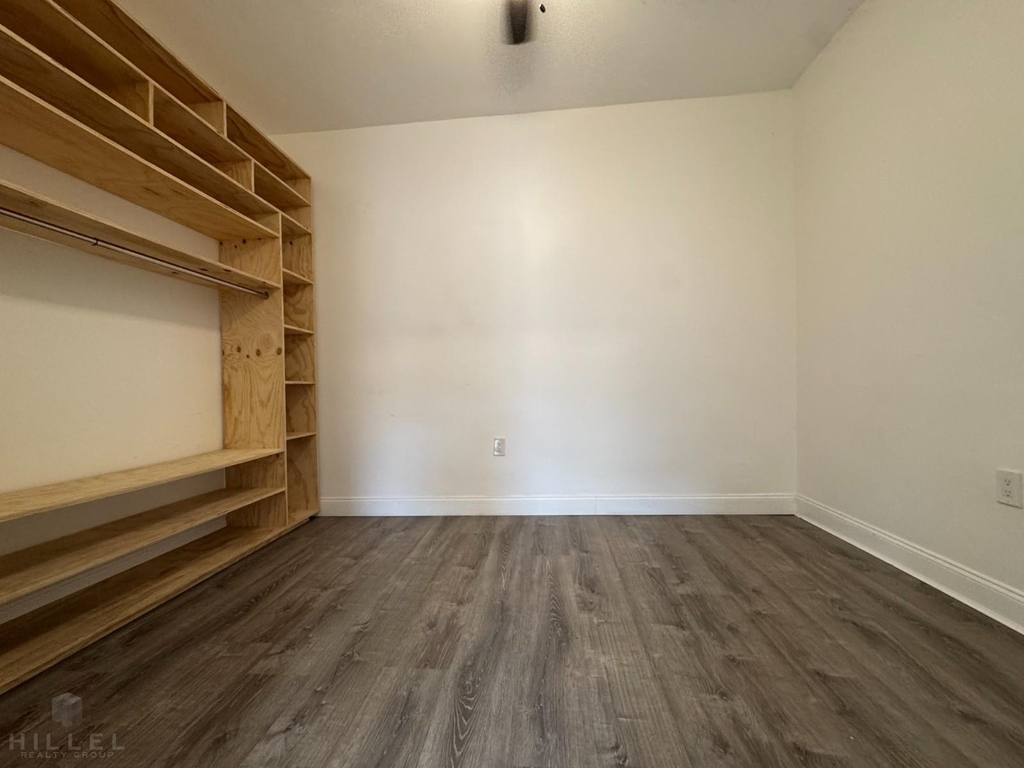 56-56 Myrtle Avenue - Photo 3