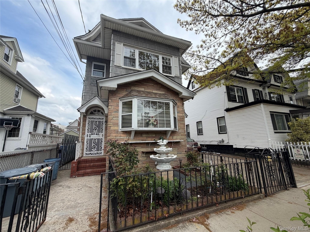 9545 112th Street - Photo 0