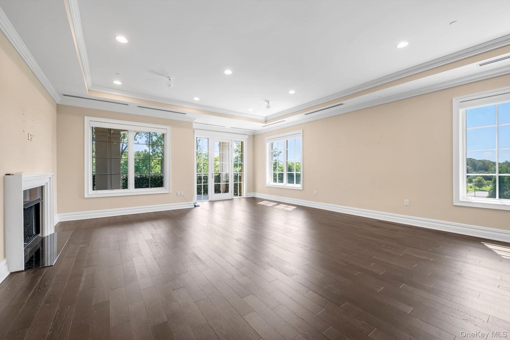 3000 Royal Court - Photo 9