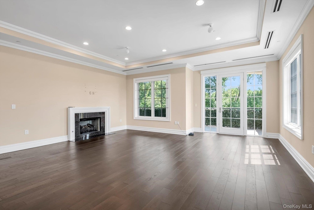 3000 Royal Court - Photo 8
