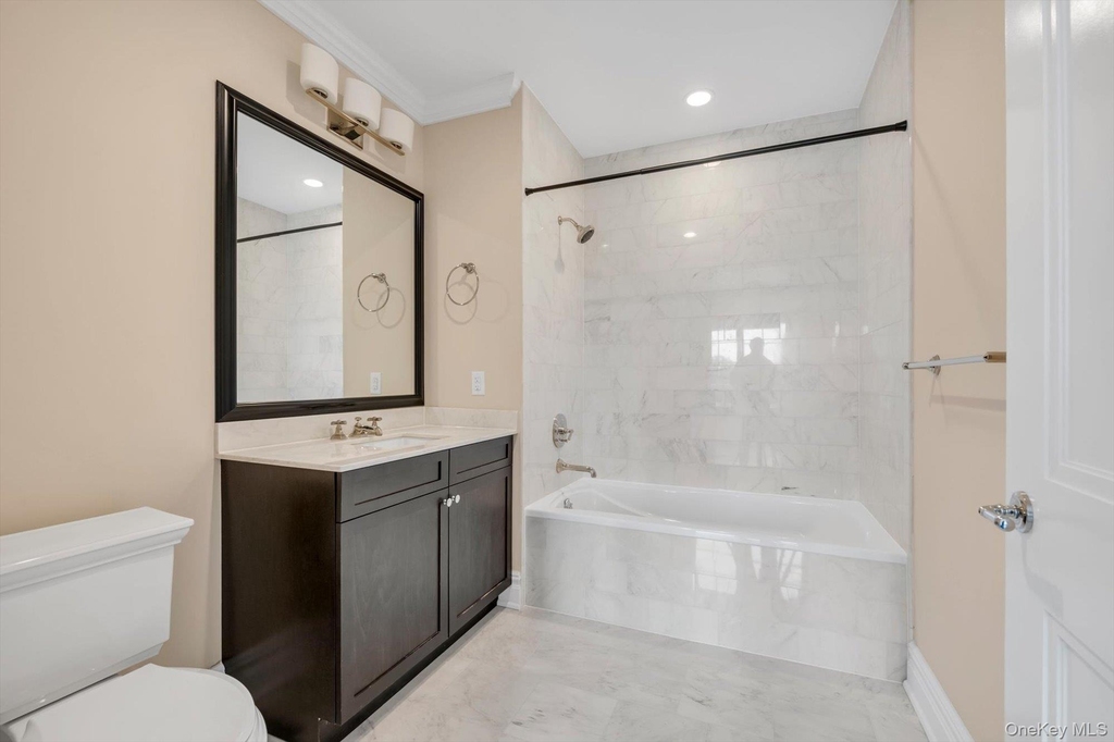 3000 Royal Court - Photo 18
