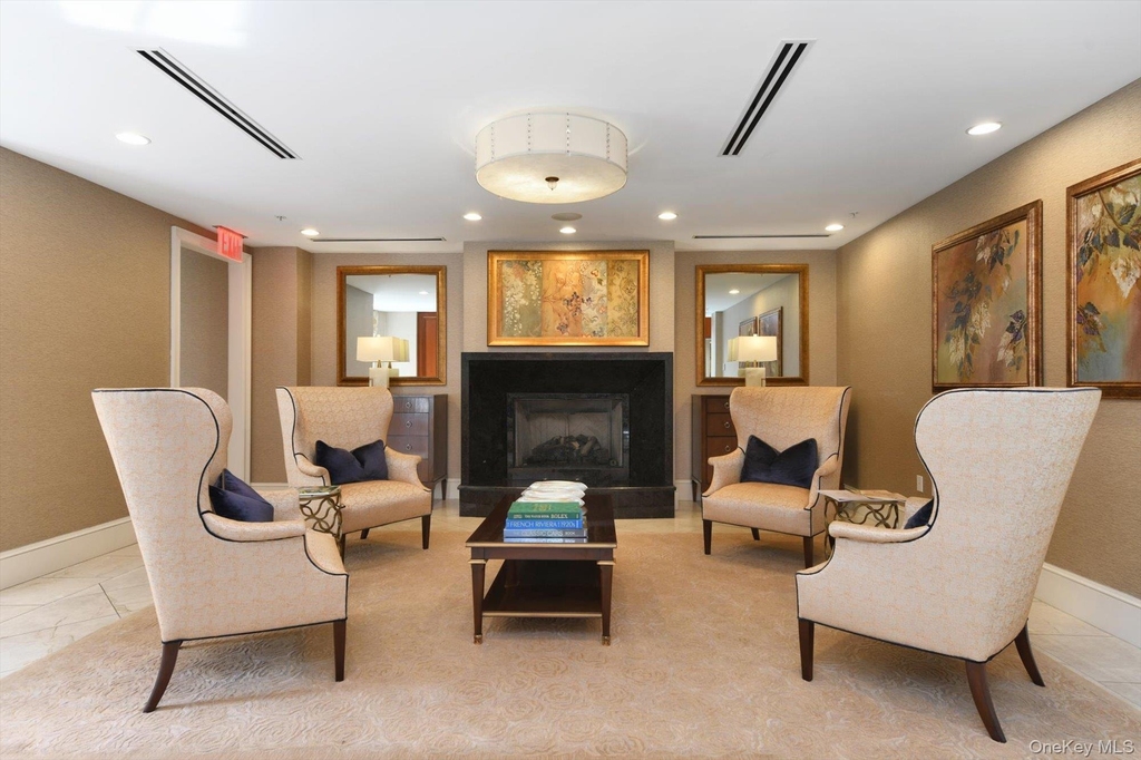 3000 Royal Court - Photo 23