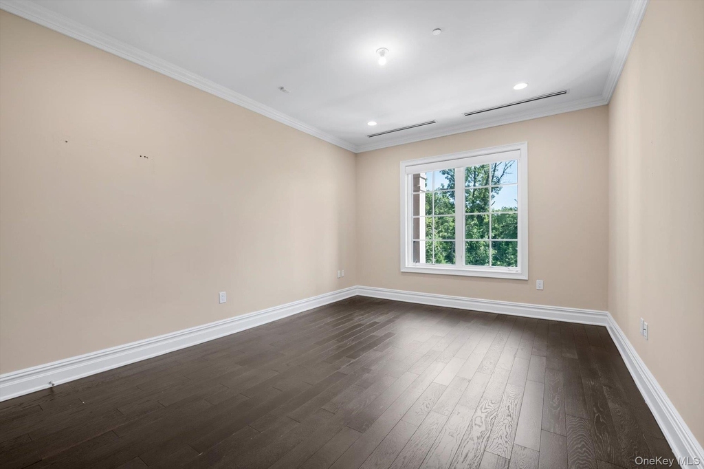 3000 Royal Court - Photo 13