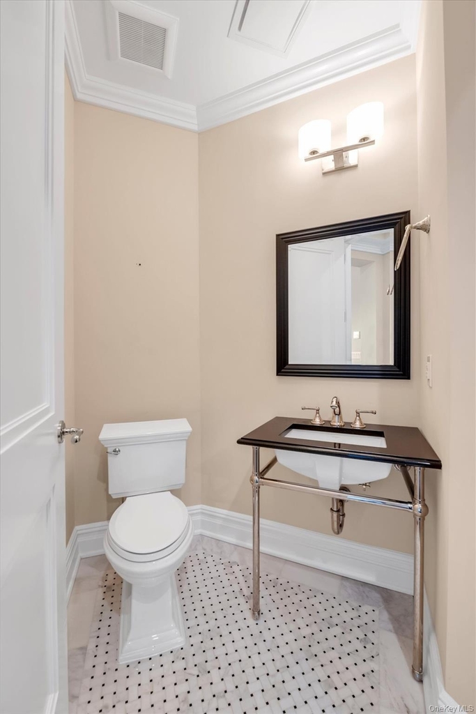 3000 Royal Court - Photo 12