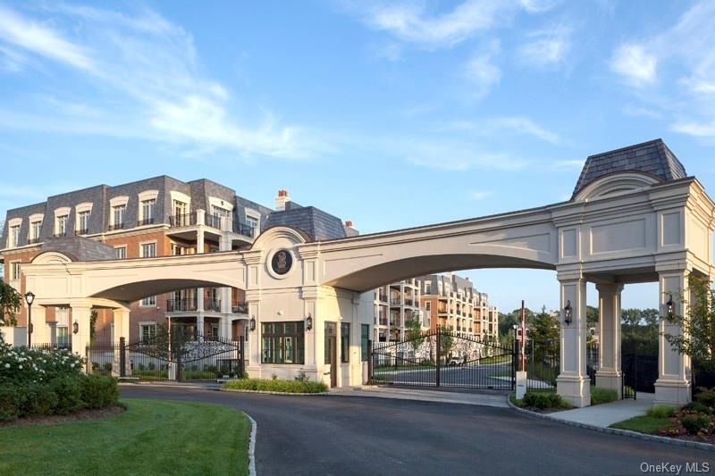 3000 Royal Court - Photo 4