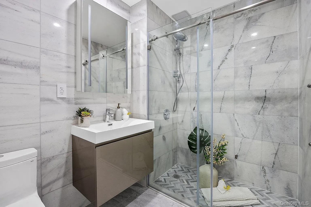 4415 College Point Boulevard - Photo 5