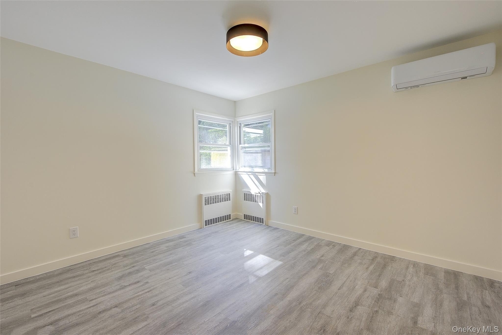 71-65 Douglaston Parkway - Photo 16