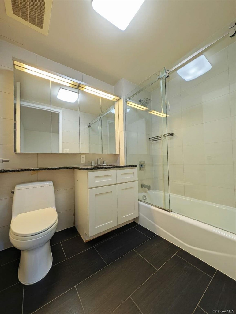 13619 Franklin Avenue - Photo 5