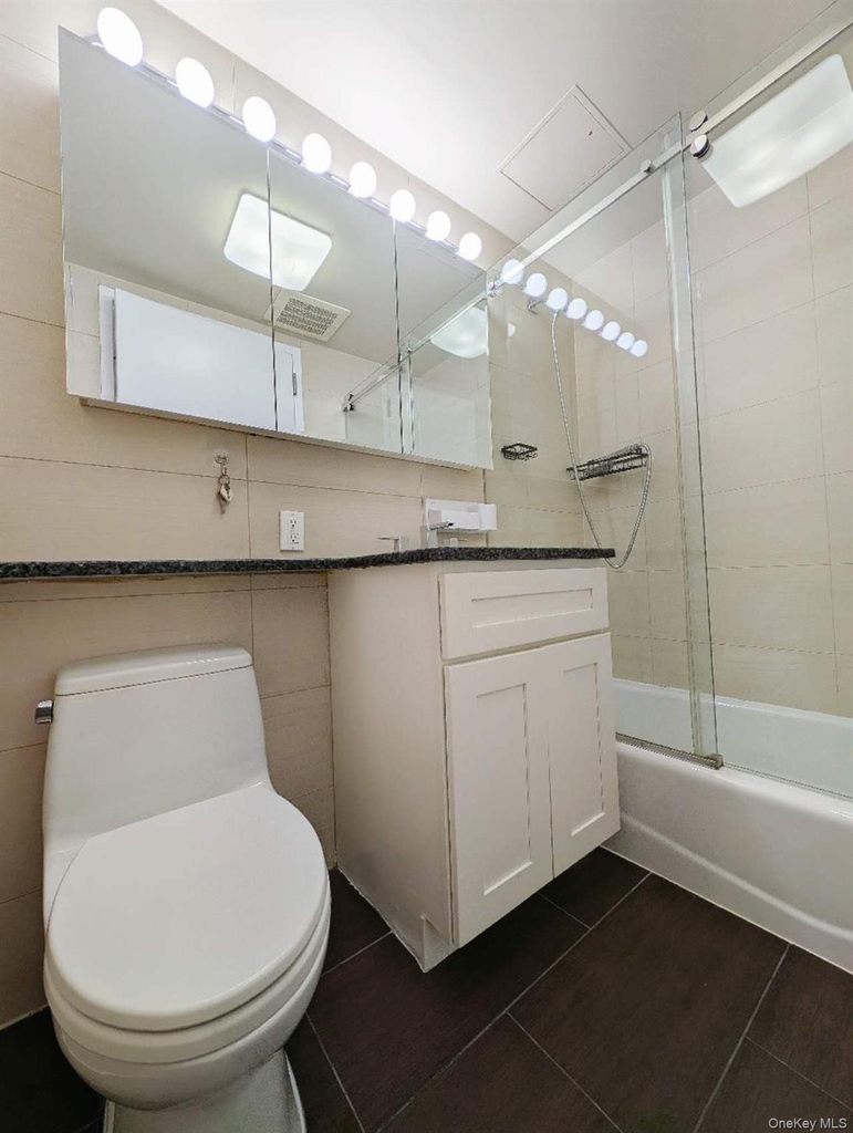 13619 Franklin Avenue - Photo 7