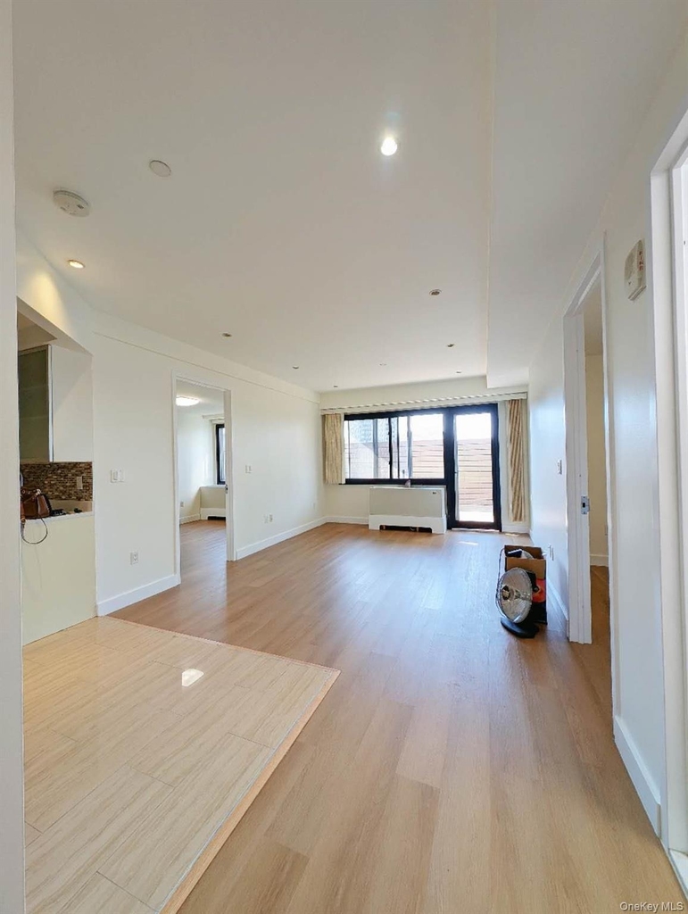 13619 Franklin Avenue - Photo 1