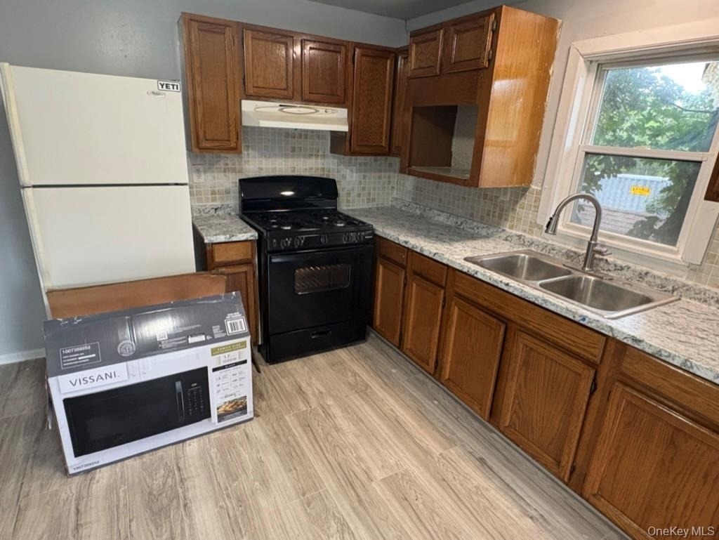 208 Main Street - Photo 18