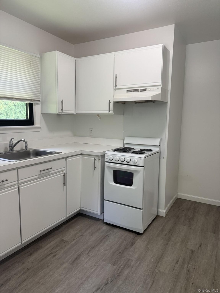 27 Stuart Drive - Photo 6