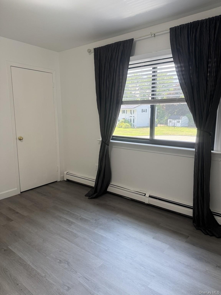 27 Stuart Drive - Photo 2