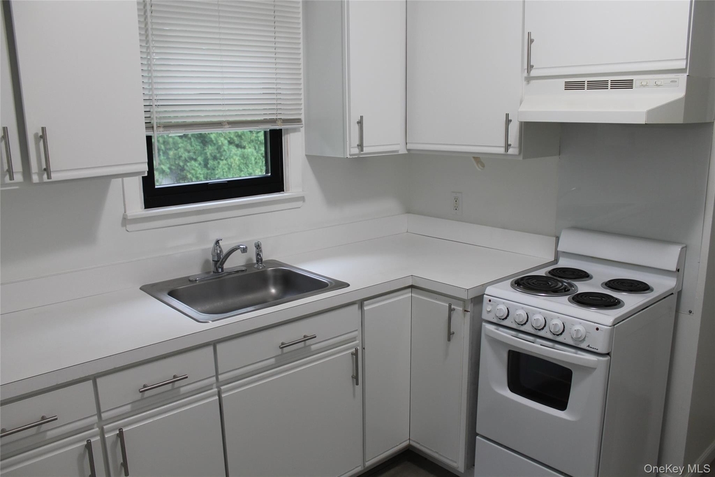 27 Stuart Drive - Photo 10