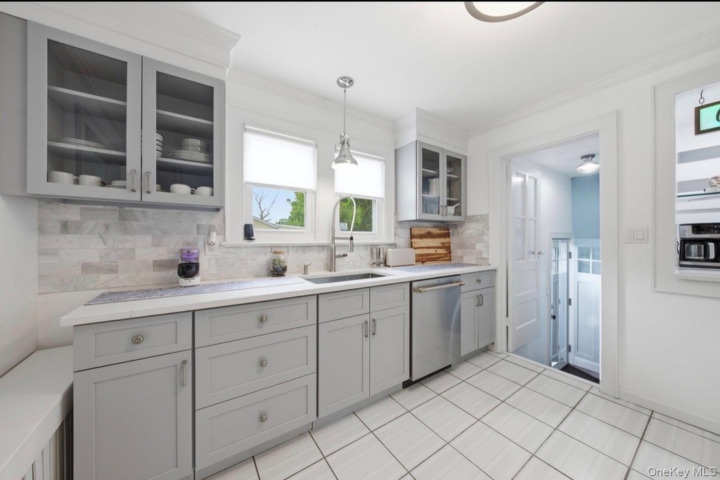 8 Rosewood Avenue - Photo 4