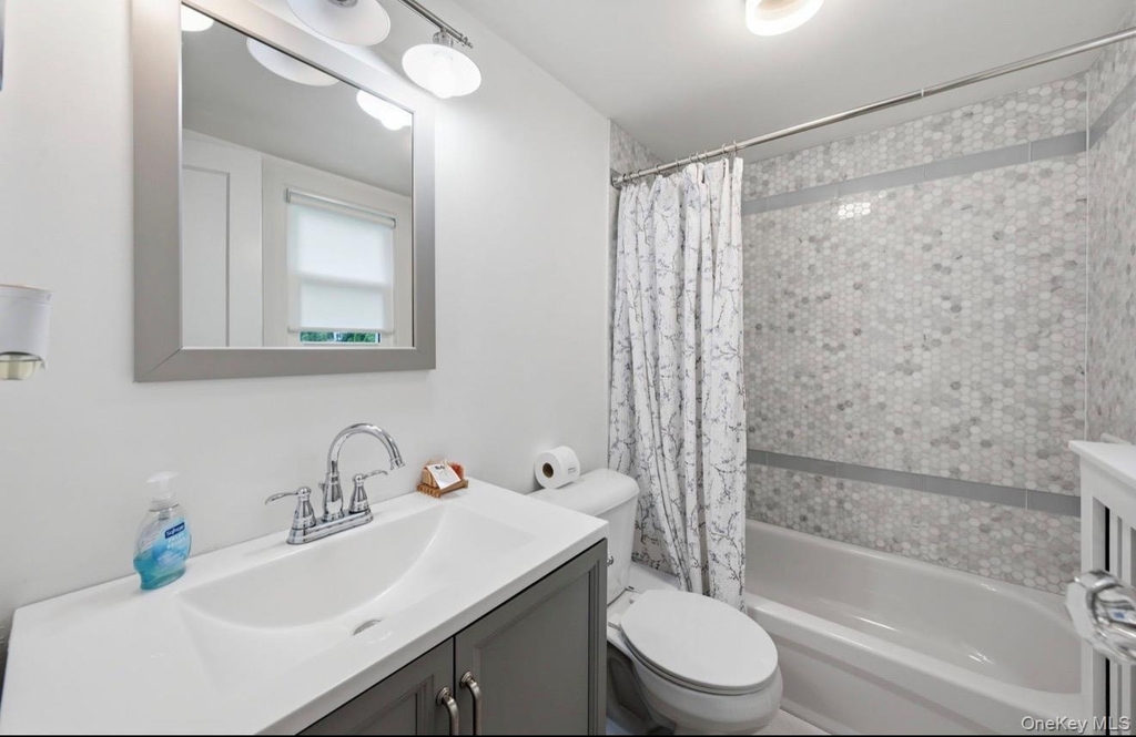 8 Rosewood Avenue - Photo 18
