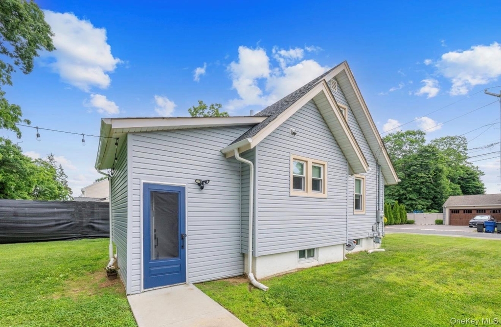 8 Rosewood Avenue - Photo 1