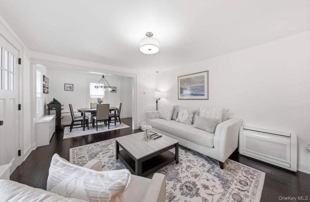 8 Rosewood Avenue - Photo 2