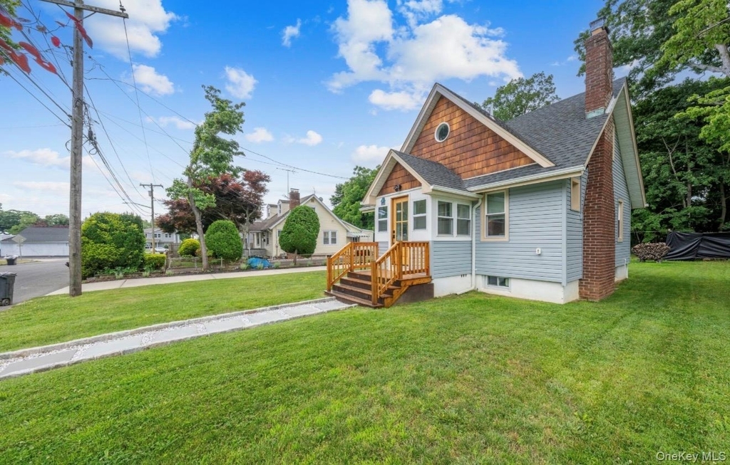 8 Rosewood Avenue - Photo 0