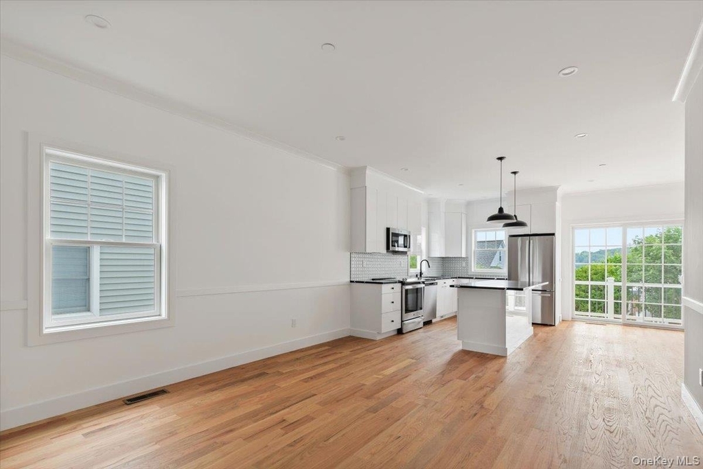 109 Park Avenue - Photo 2