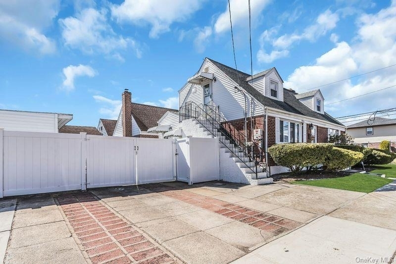 62 Ash Street - Photo 2