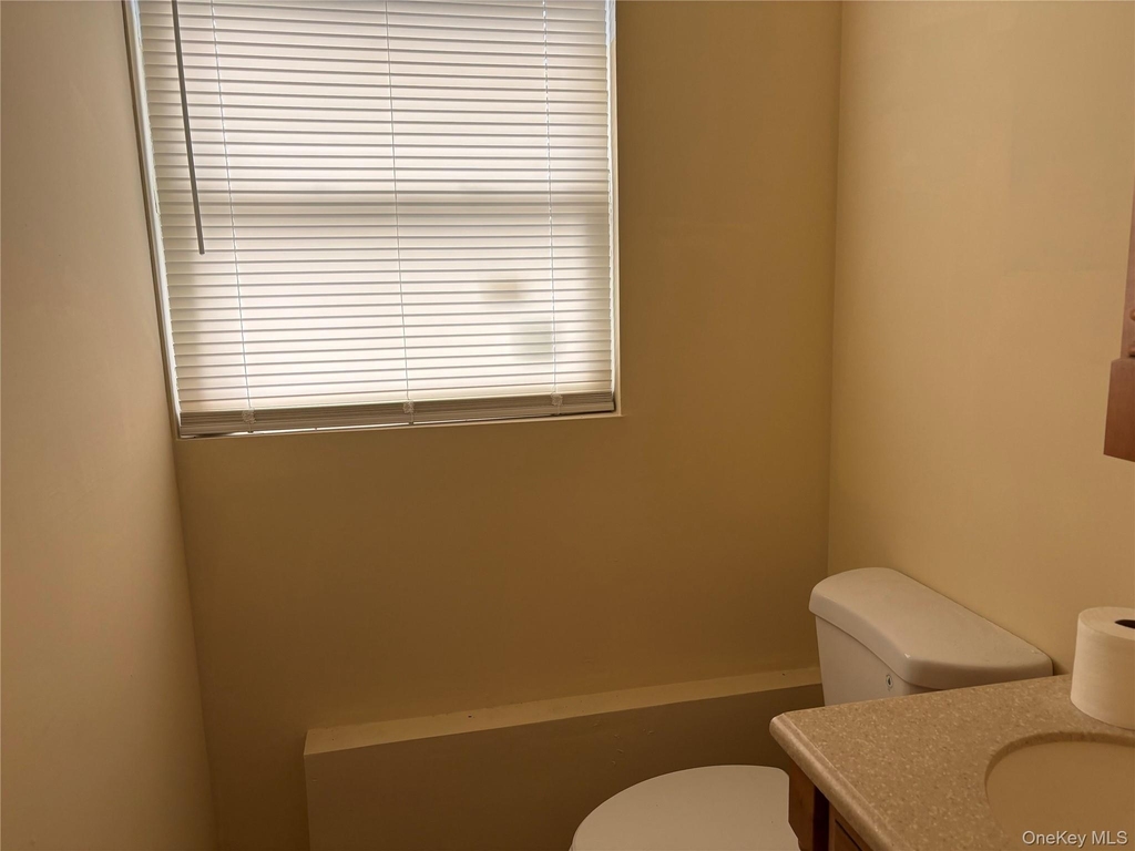 5485 Expressway Drive N - Photo 3