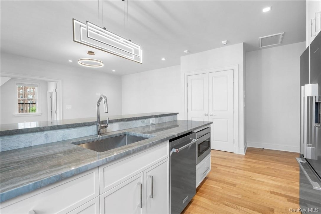 26 East Parkway - Photo 4