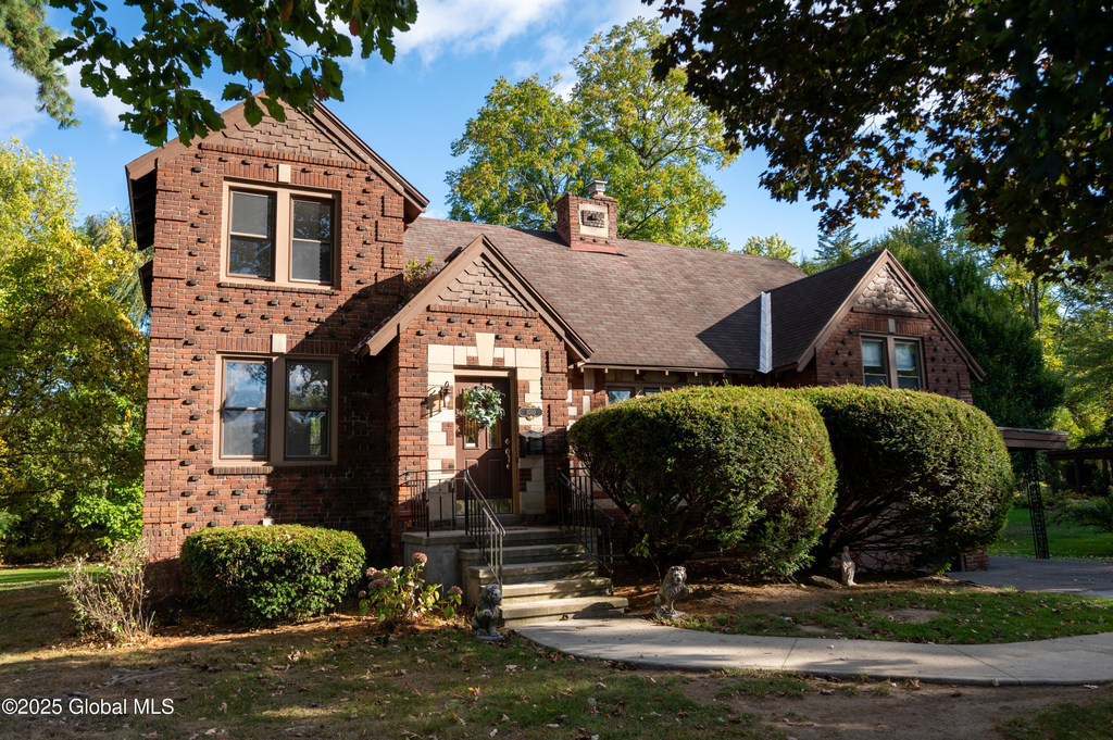 1010 N Country Club Drive - Photo 0