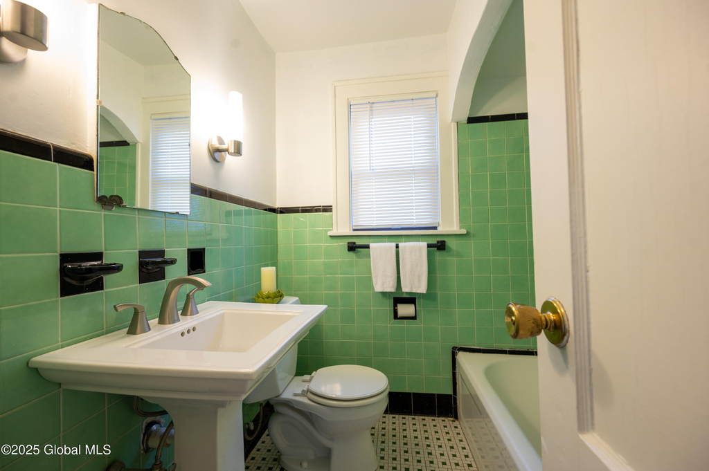 1010 N Country Club Drive - Photo 15