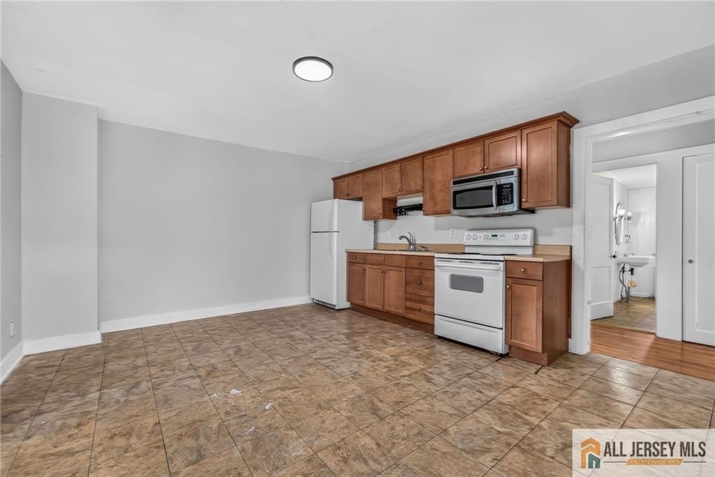 0-38-40 Brunswick Avenue - Photo 5