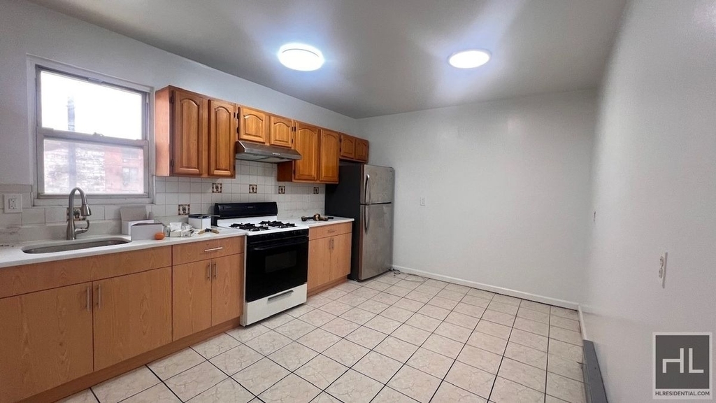 350 E 5th Street - Photo 7