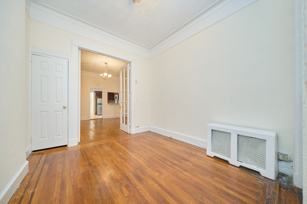 414 E 89th Street - Photo 11