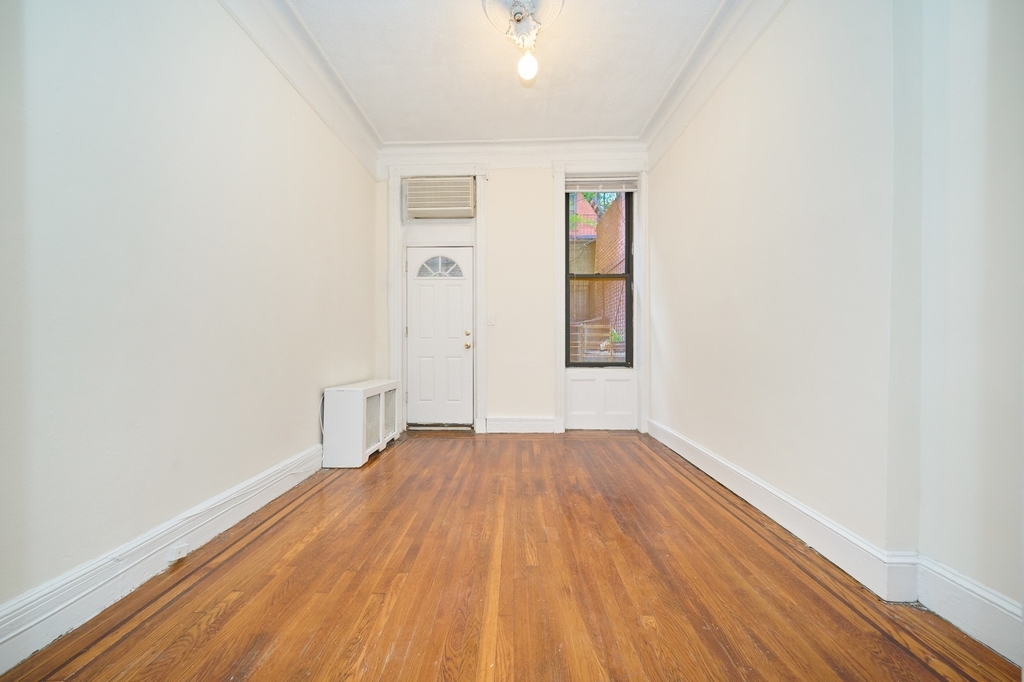 414 E 89th Street - Photo 10