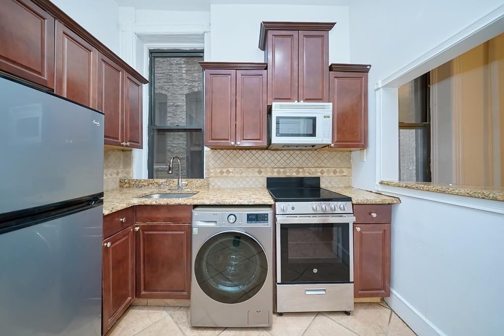 414 E 89th Street - Photo 16