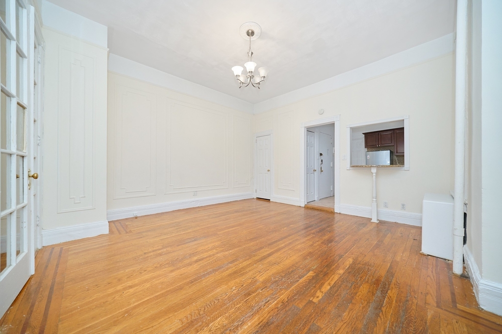 414 E 89th Street - Photo 15
