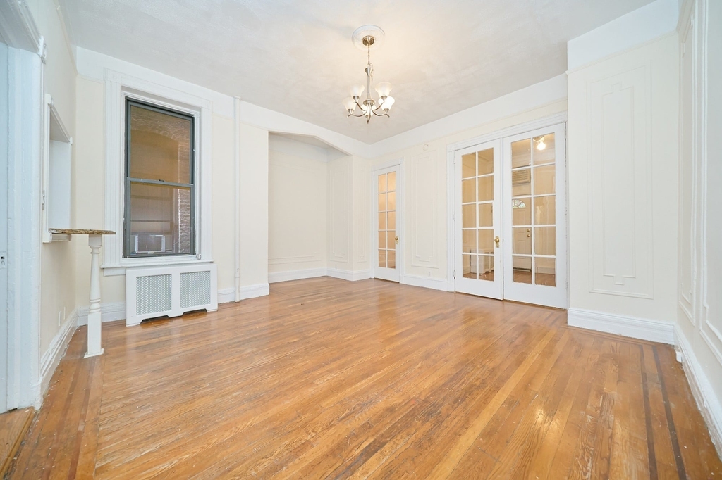 414 E 89th Street - Photo 8