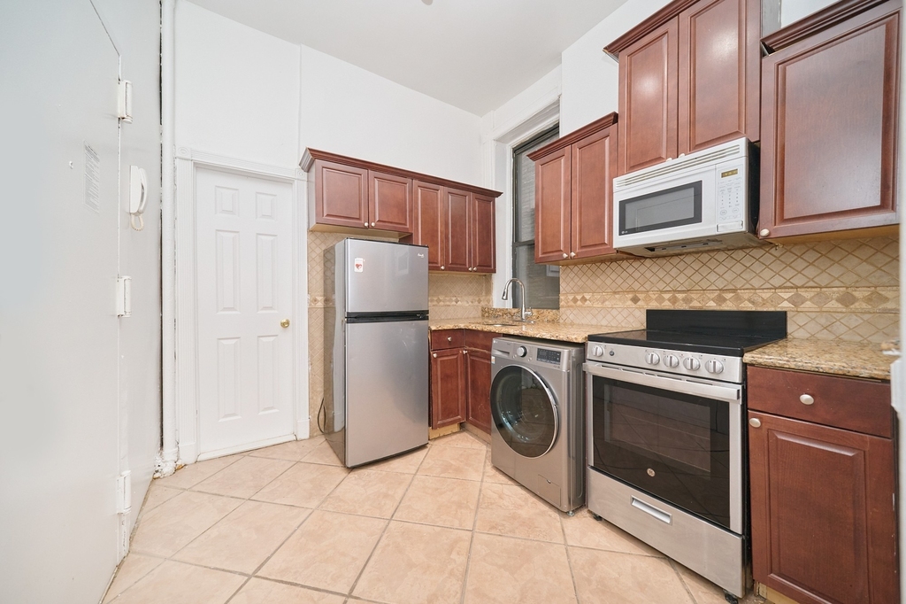 414 E 89th Street - Photo 17