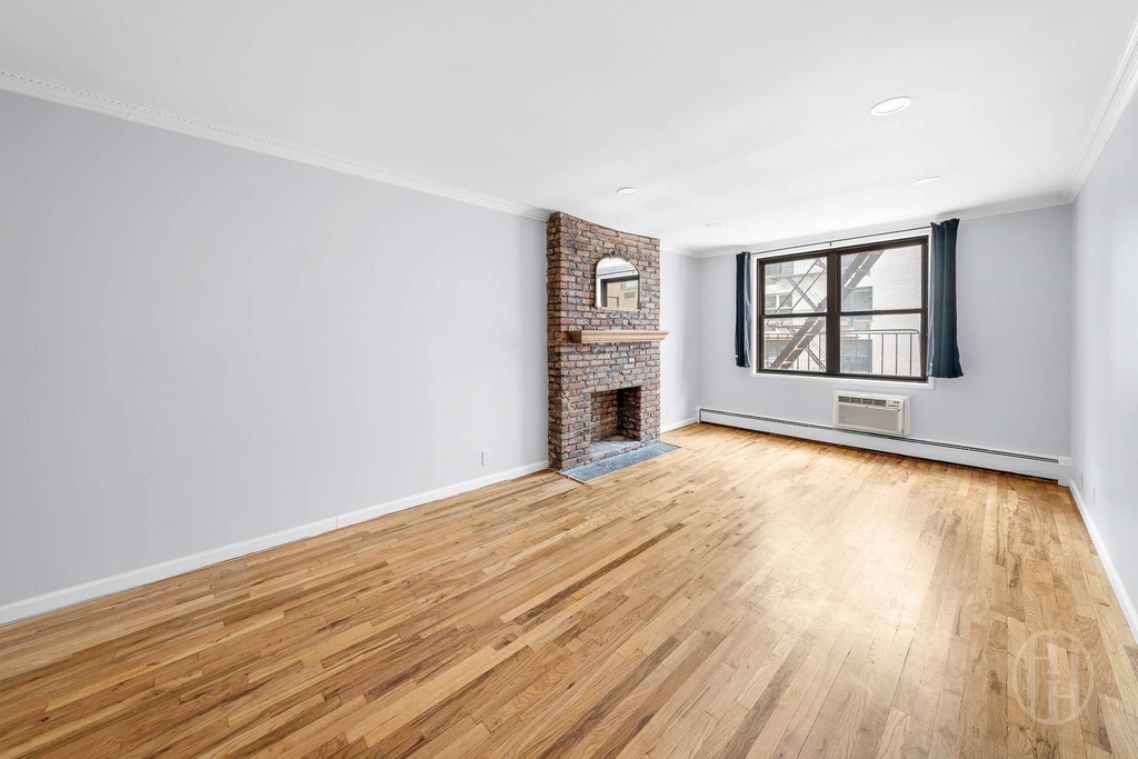 229 E 29th Street - Photo 1