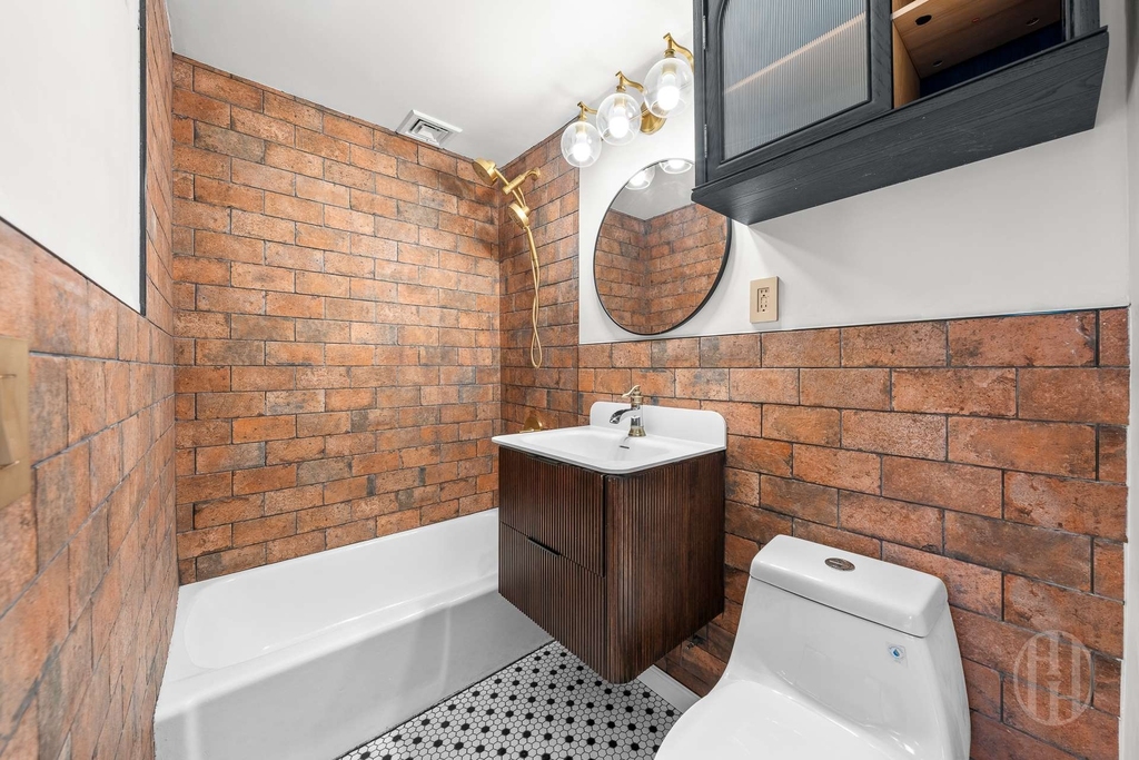 229 E 29th Street - Photo 7