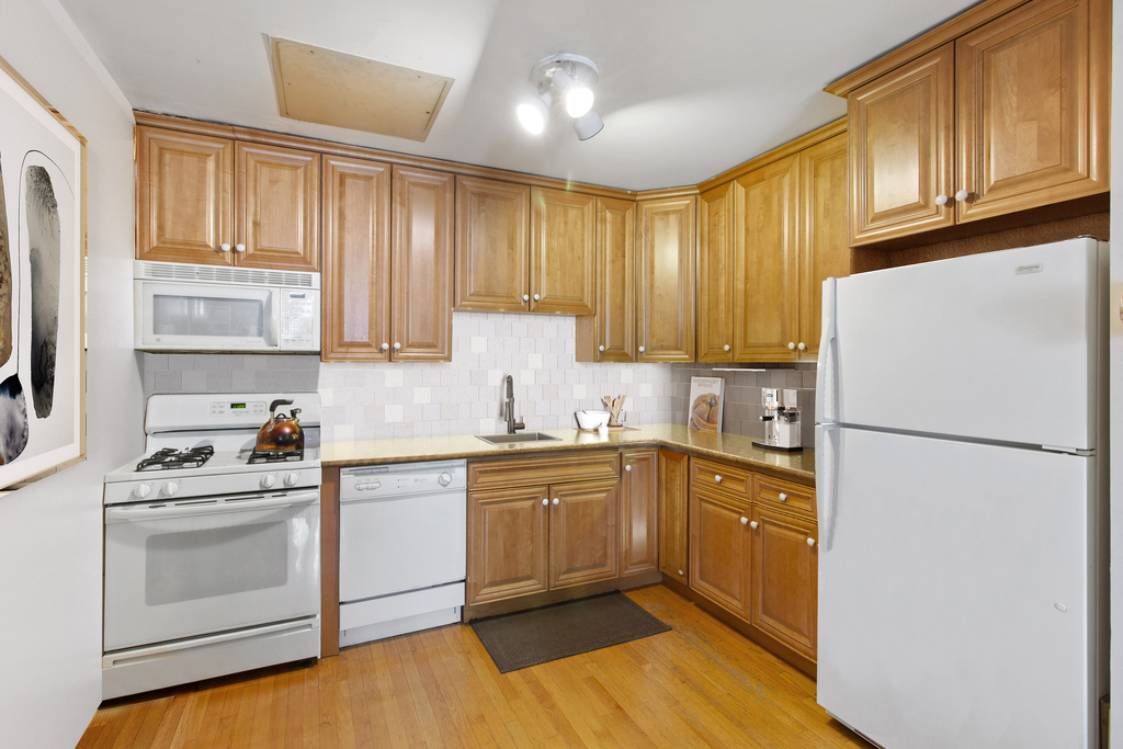 59 W 94th Street - Photo 2