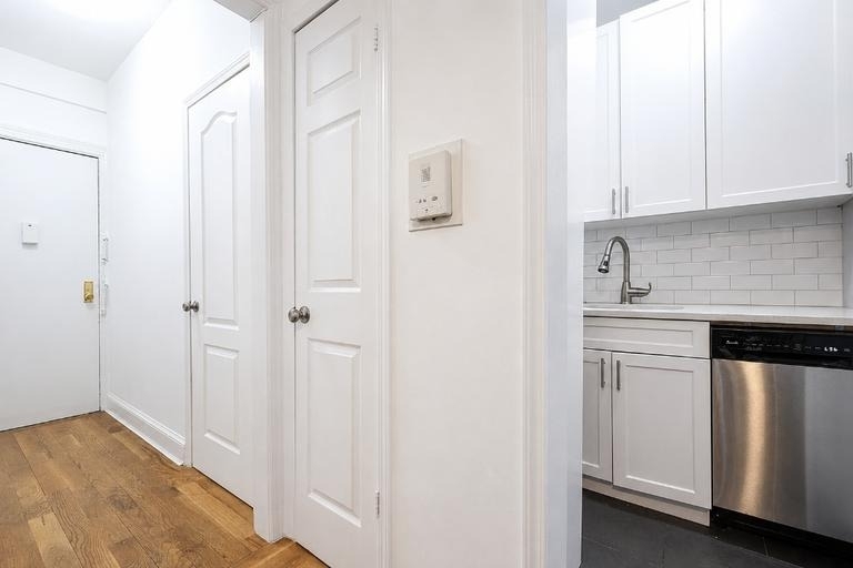 205 W 88th Street - Photo 2