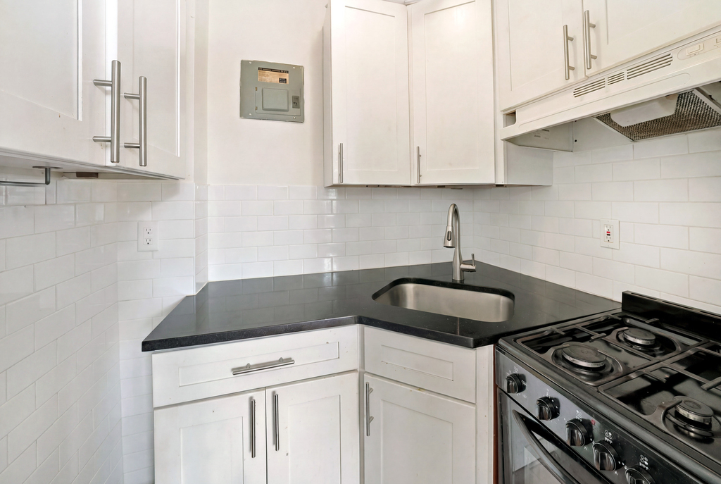 395 Washington Avenue - Photo 2